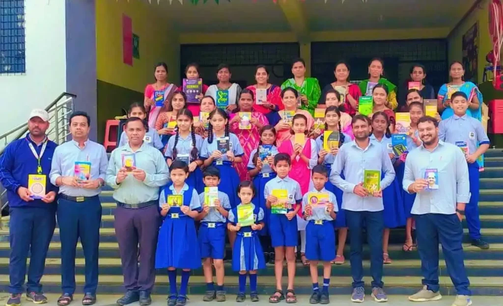 d-devraj-school-teachers-and-students